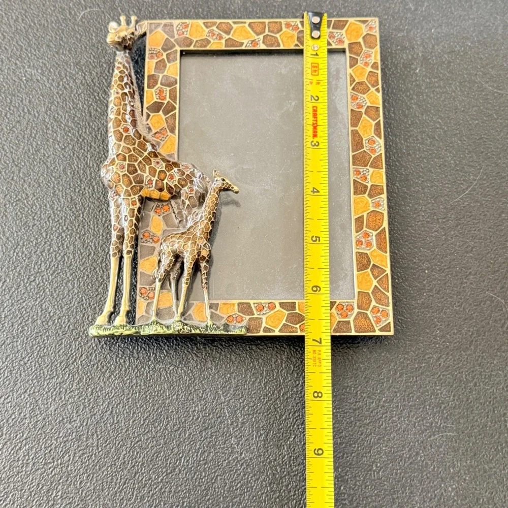 Unbranded enameled metal